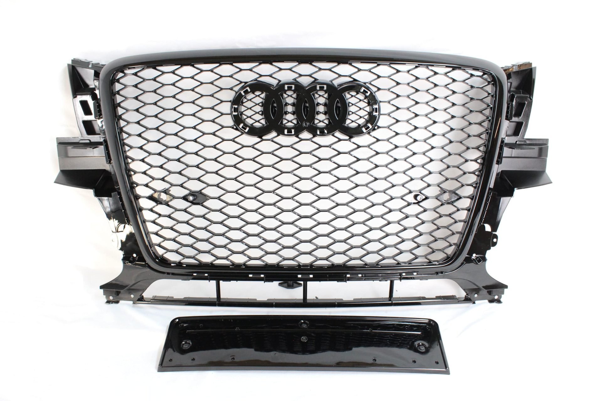 https://www.modcentraluk.com/wp-content/uploads/2023/07/blak-by-ct-grille-audi-q5-sq5-2008-2012-all-black-honeycomb-grille-blak-by-ct-carbon-ct-carbon-audi-q5-sq5-2008-2012-all-black-honeycomb-grill-23067723595946-scaled.jpg