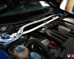 Ultra Racing Volkswagen Golf MK6 Front Strut Brace