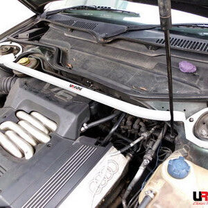 Ultra Racing Audi A6 (C4) Front Strut Brace