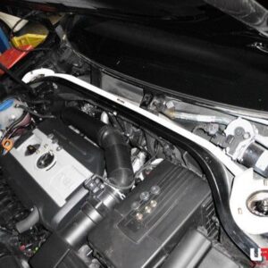 Ultra Racing Volkswagen Passat (B7) Front Strut Brace