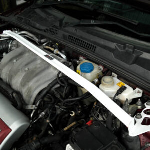 Ultra Racing Alfa Romeo 159 Front Strut Brace