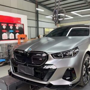 AERO CARBON - BMW 5 SERIES G60 GLOSS BLACK FRONT LIP