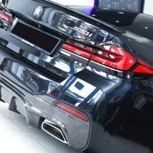 FUTURE DESIGN - BMW 5 SERIES G30 PRE LCI CARBON FIBRE REAR DIFFUSER  ( FD STYLE )