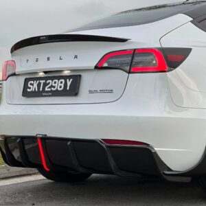 KARBEL - TESLA MODEL 3 DRY CARBON FIBRE LED REAR DIFFUSER