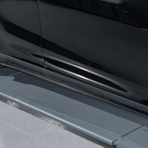 KARBEL - TESLA MODEL Y / PERFORMANCE DRY CARBON FIBRE SIDE SKIRTS