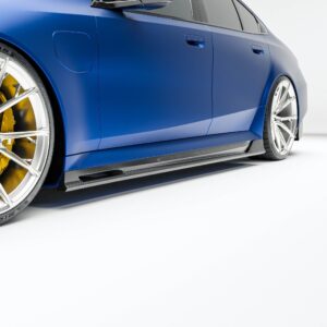 REVOZPORT - BMW M5 G90 DRY CARBON FIBER SIDE SKIRTS