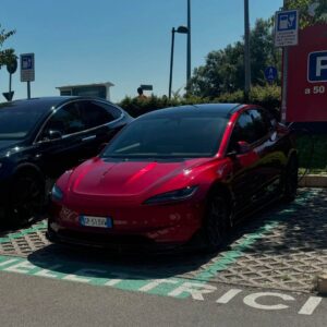 ROBOT - TESLA MODEL 3 HIGHLAND 2024+ FRP / CARBON FIBRE HOOD BONNET