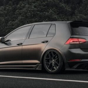 ROBOT - VOLKSWAGEN GOLF GTI / GOLF R  (MK7 / MK7.5) CARBON FIBRE SIDE SKIRTS